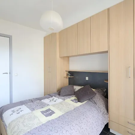 Apartment With 2 And Balcony *